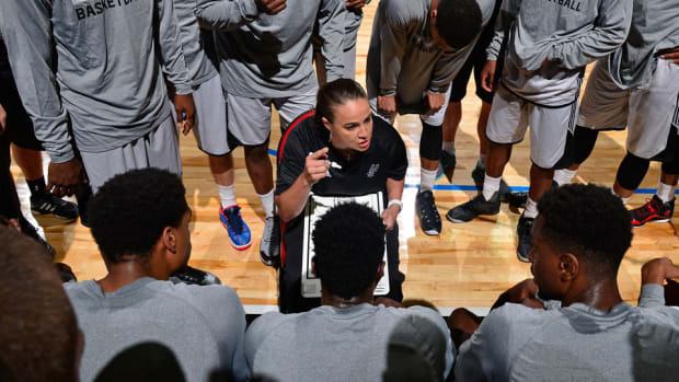 becky-hammon-spurs.jpg